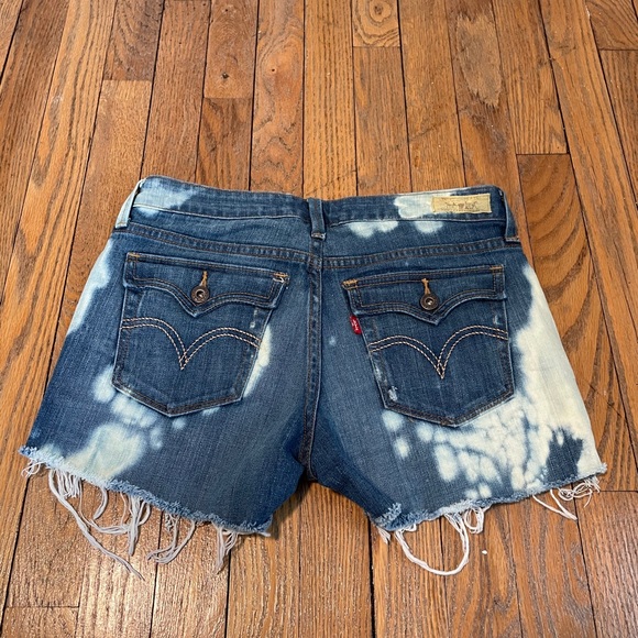 Vintage Levi’s Tye Dyed Cut Off Distressed Shorts - Picture 4 of 4
